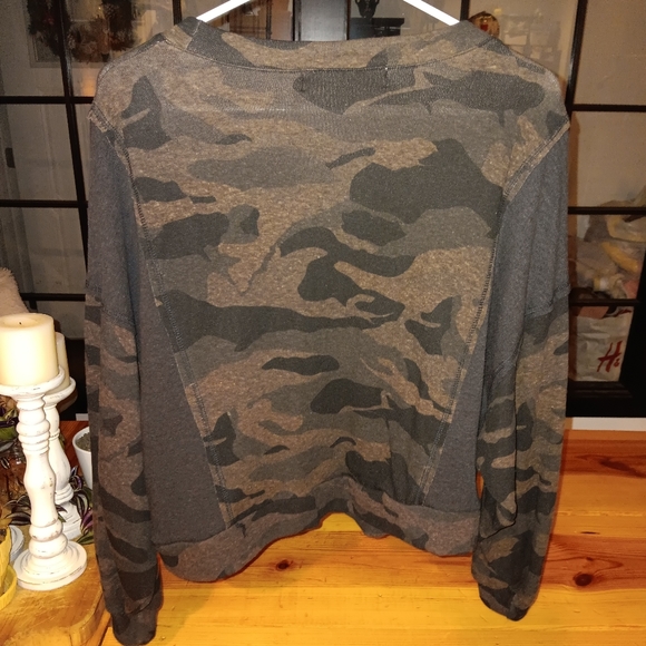 Vintage Havana Camo Sweatshirt, Size- M, Green & Tan Camo, NWT - Picture 3 of 4